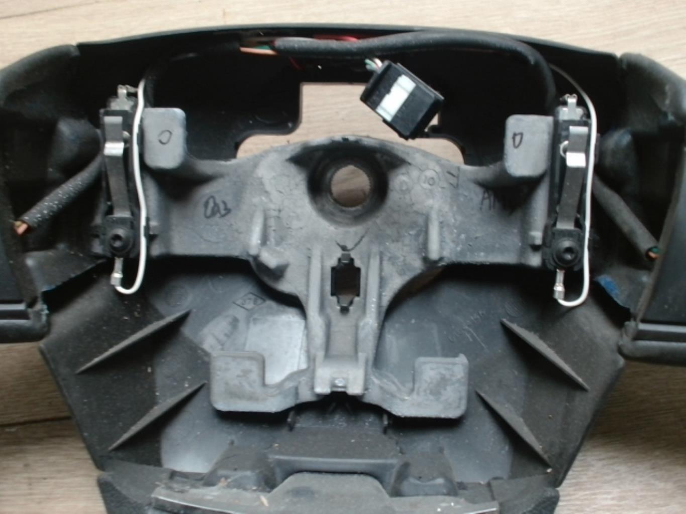 Volant RENAULT LATITUDE Diesel - 1