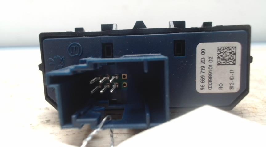 Bouton/Interrupteur CITROEN DS5 PHASE 1 Diesel - 1