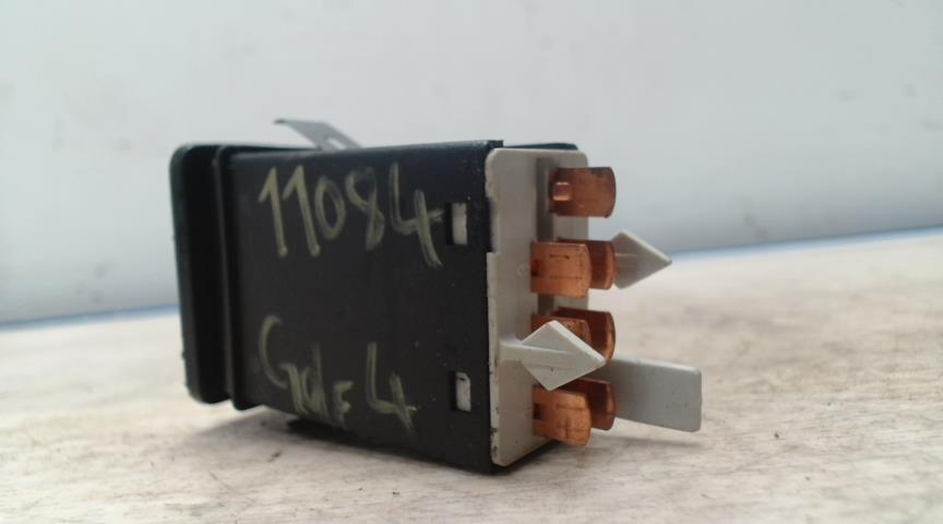 Bouton de warning VOLKSWAGEN GOLF 4 Essence - 1