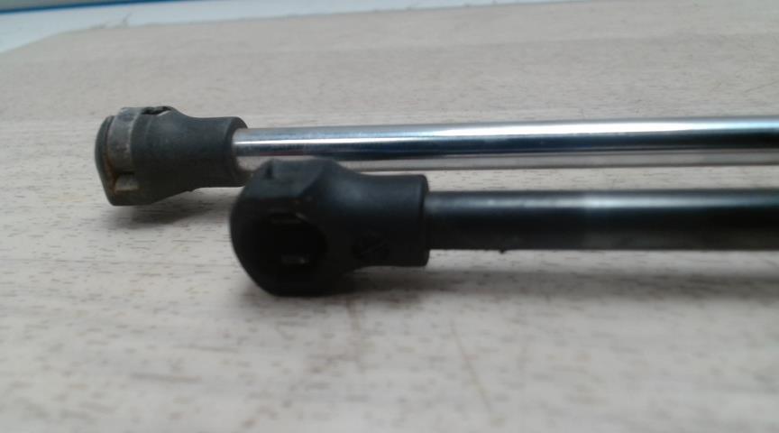 Verin de coffre PEUGEOT 106 PHASE 2 Essence - 1