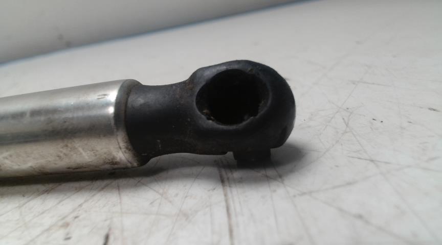 Verin de capot VOLKSWAGEN GOLF 4 Diesel - 1