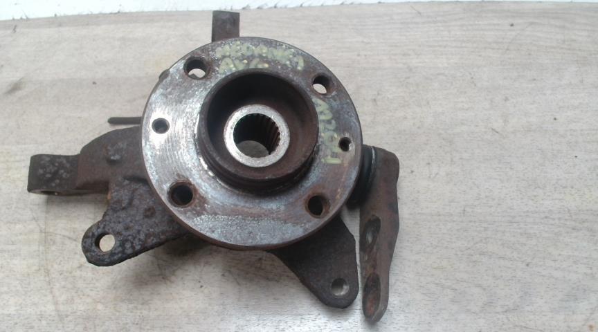 Moyeu avant gauche RENAULT MEGANE 1 BREAK Diesel - 1