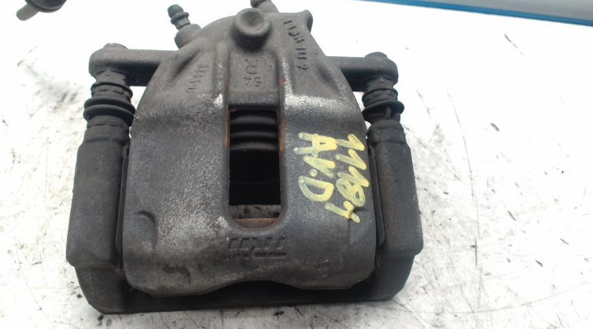 Etrier avant droit (freinage) RENAULT CLIO 3 PHASE 1 Essence - 1