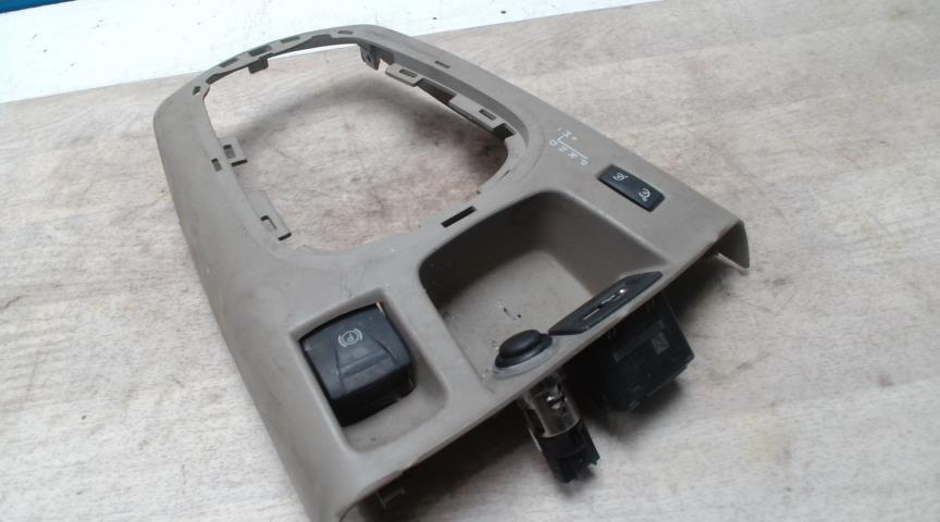 Console central (interieur plastique) RENAULT GRAND SCENIC 3 PHASE 1 Diesel - 1