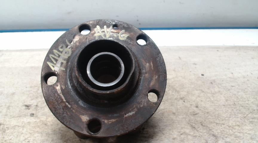 Moyeu avant gauche AUDI A6 3 AVANT PHASE 2 BREAK Diesel - 1