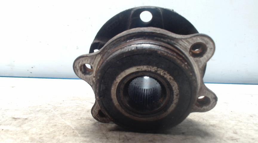 Moyeu avant droit AUDI A6 3 AVANT PHASE 2 BREAK Diesel - 1