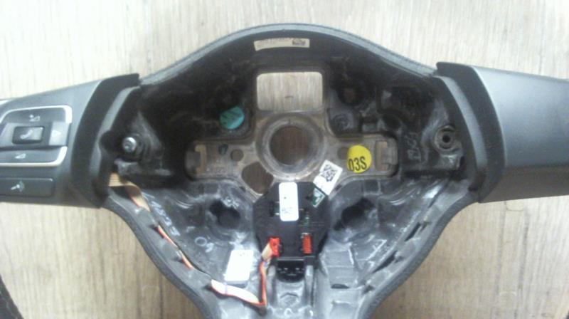 Volant VOLKSWAGEN POLO 5 PHASE 1 Essence - 1
