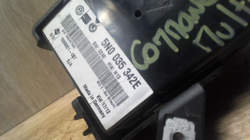 Commande autoradio VOLKSWAGEN POLO 5 PHASE 1 Essence - 1