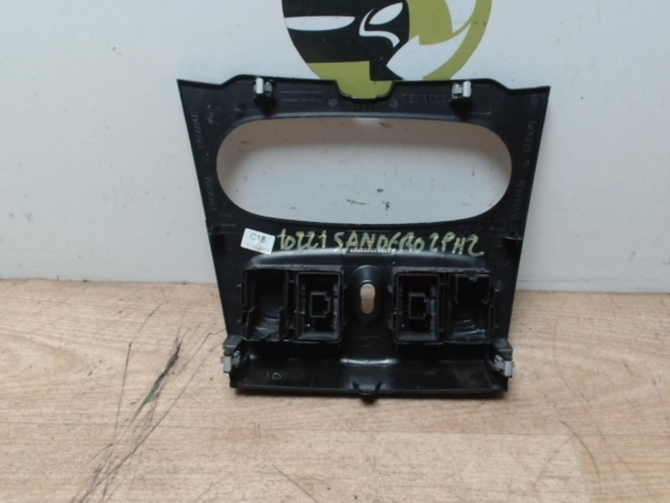 Console central (interieur plastique) DACIA SANDERO 2 PHASE 2 Essence - 1