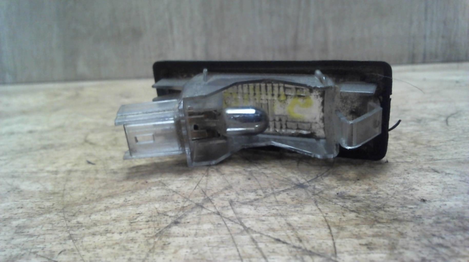 Eclairage de plaque RENAULT SCENIC 2 PHASE 2 Diesel - 1