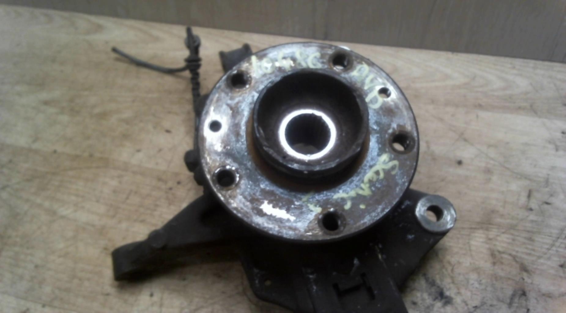 Moyeu avant droit RENAULT SCENIC 3 PHASE 1 Diesel - 1