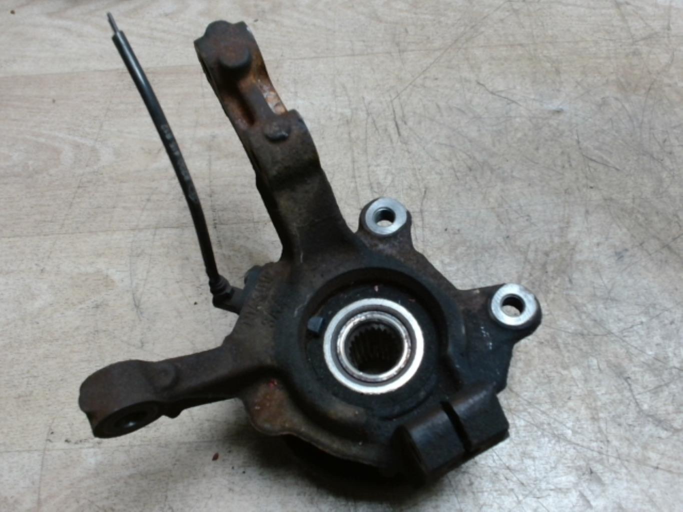 Moyeu avant gauche RENAULT TWINGO 2 PHASE 1 Essence - 1