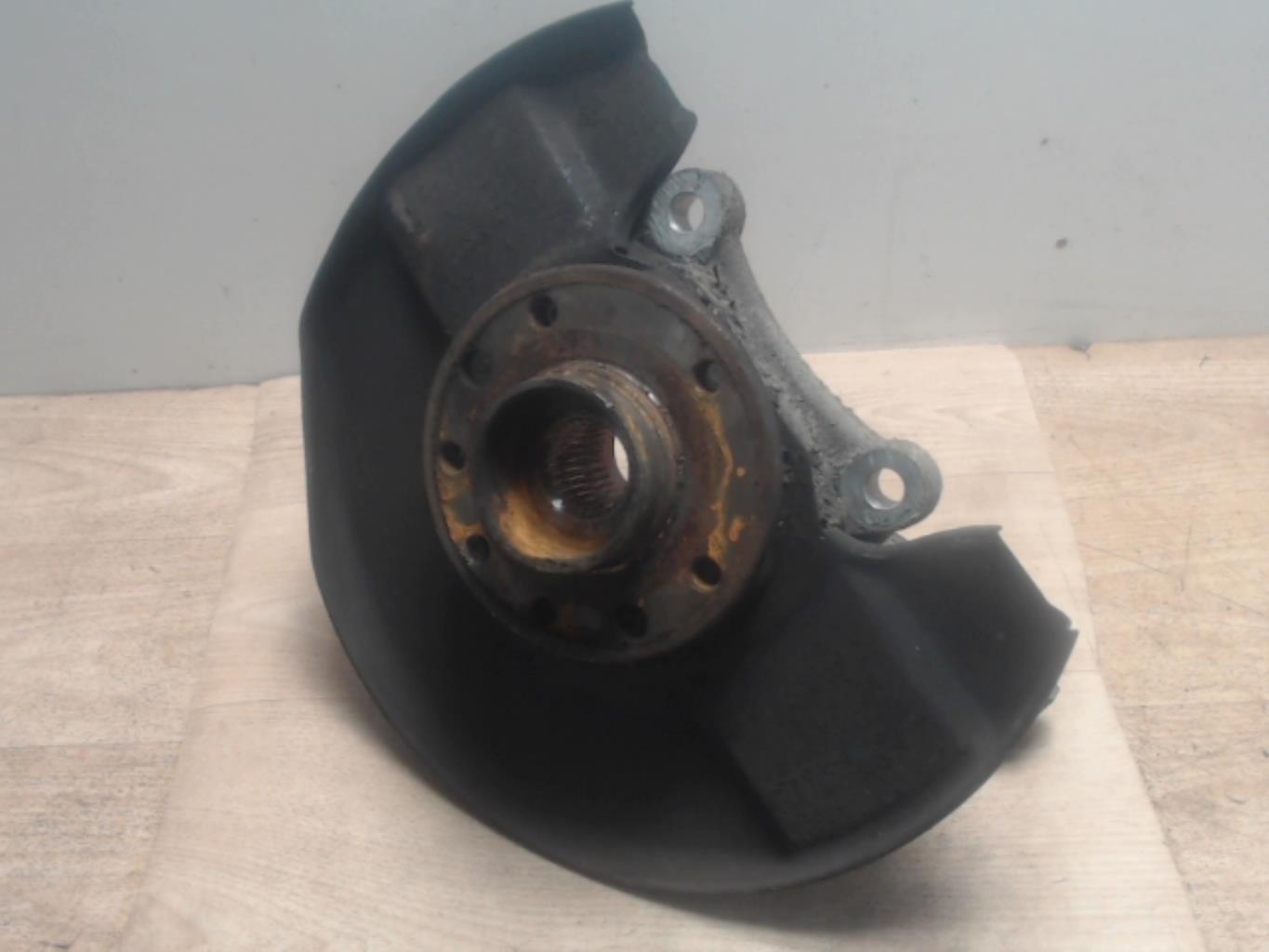 Moyeu avant gauche SAAB 9.3 2 SPORT HATCH PHASE 2 BREAK Diesel - 1