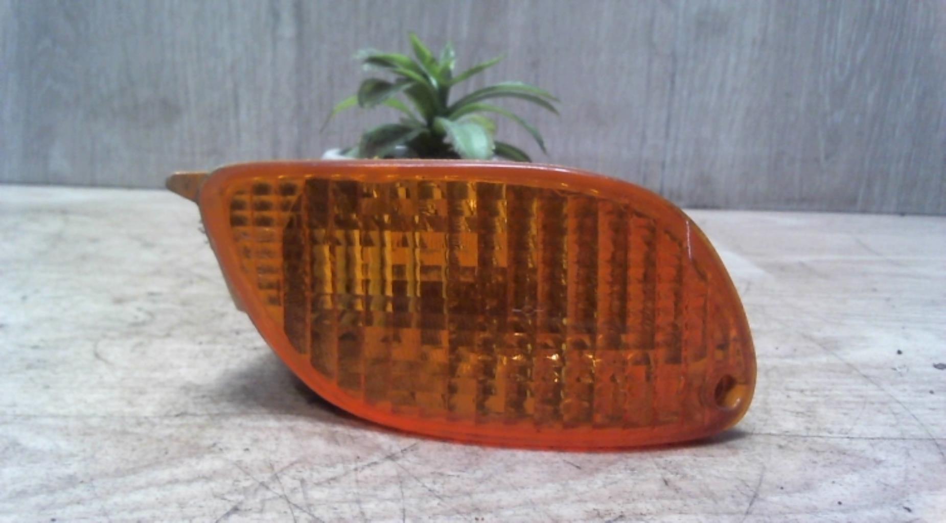 Optique avant secondaire droit (feux)(clignotant) FORD FOCUS 1 Essence - 1
