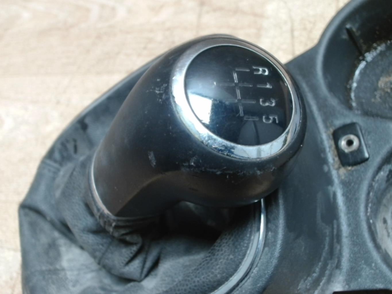 Pommeau de vitesses OPEL CORSA D PHASE 1 Diesel - 1