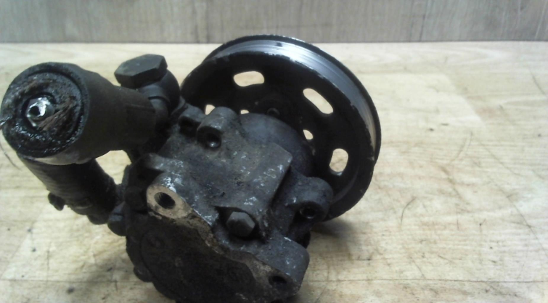 Pompe de direction VOLKSWAGEN PASSAT 4 PHASE 1 Diesel - 1