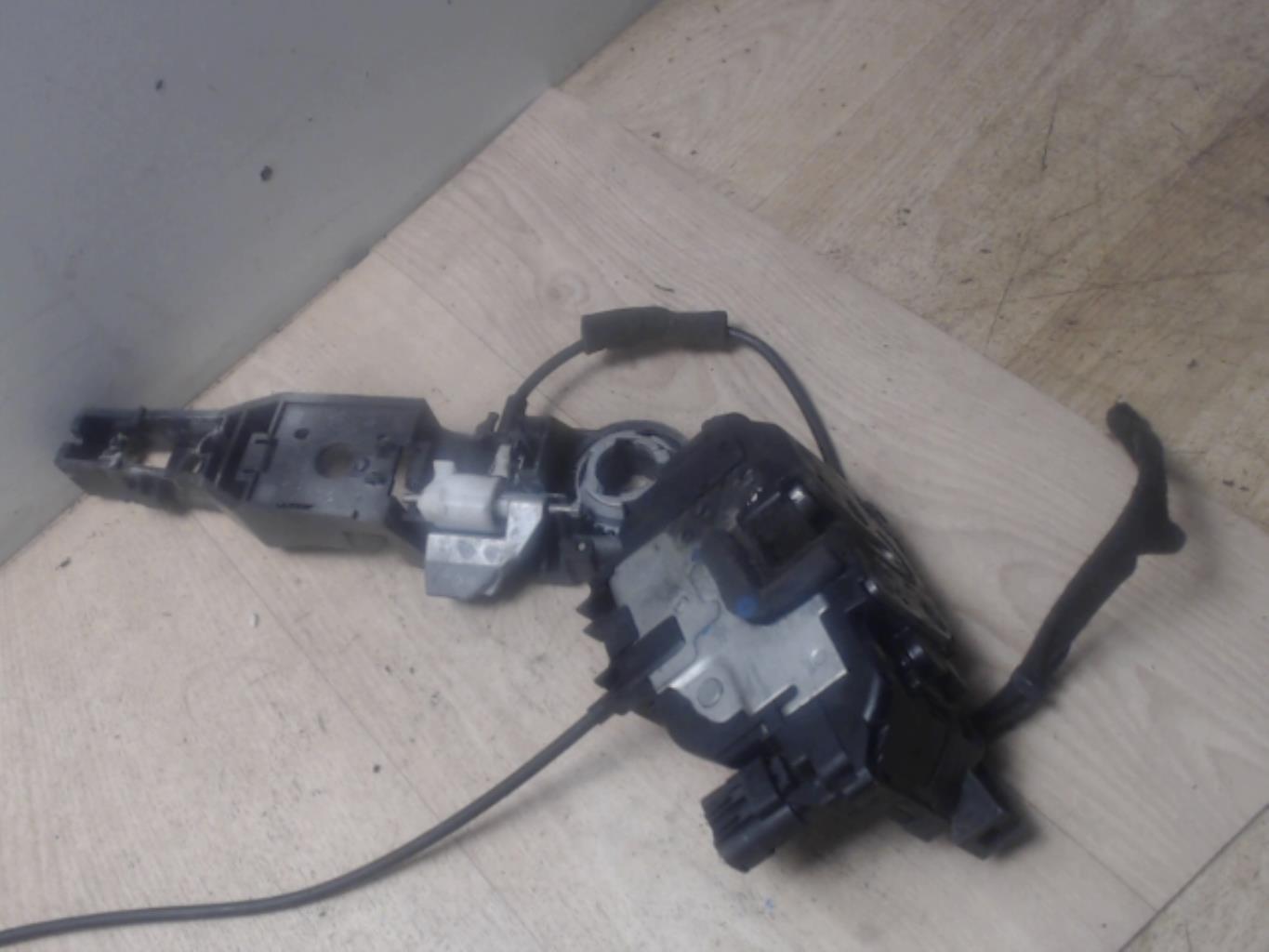 Serrure avant droit RENAULT CLIO 3 PHASE 1 Diesel - 1