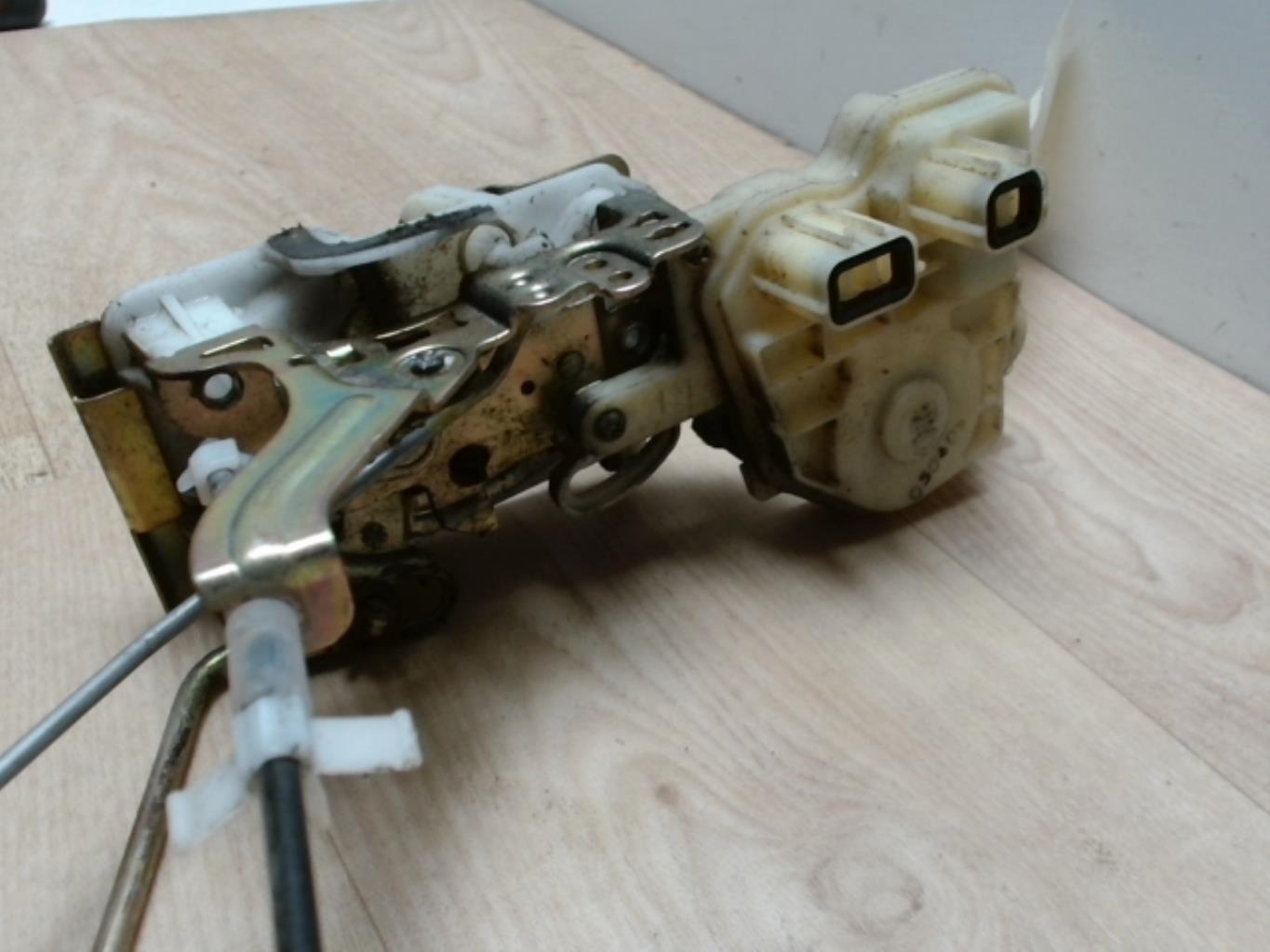Serrure avant droit HONDA CIVIC 7 PHASE 1 Diesel - 1