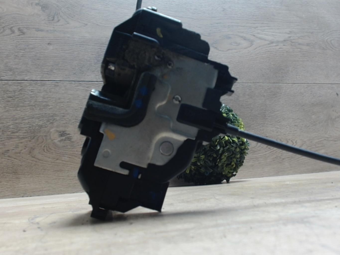 Serrure avant gauche RENAULT CLIO 3 PHASE 1 Diesel - 1