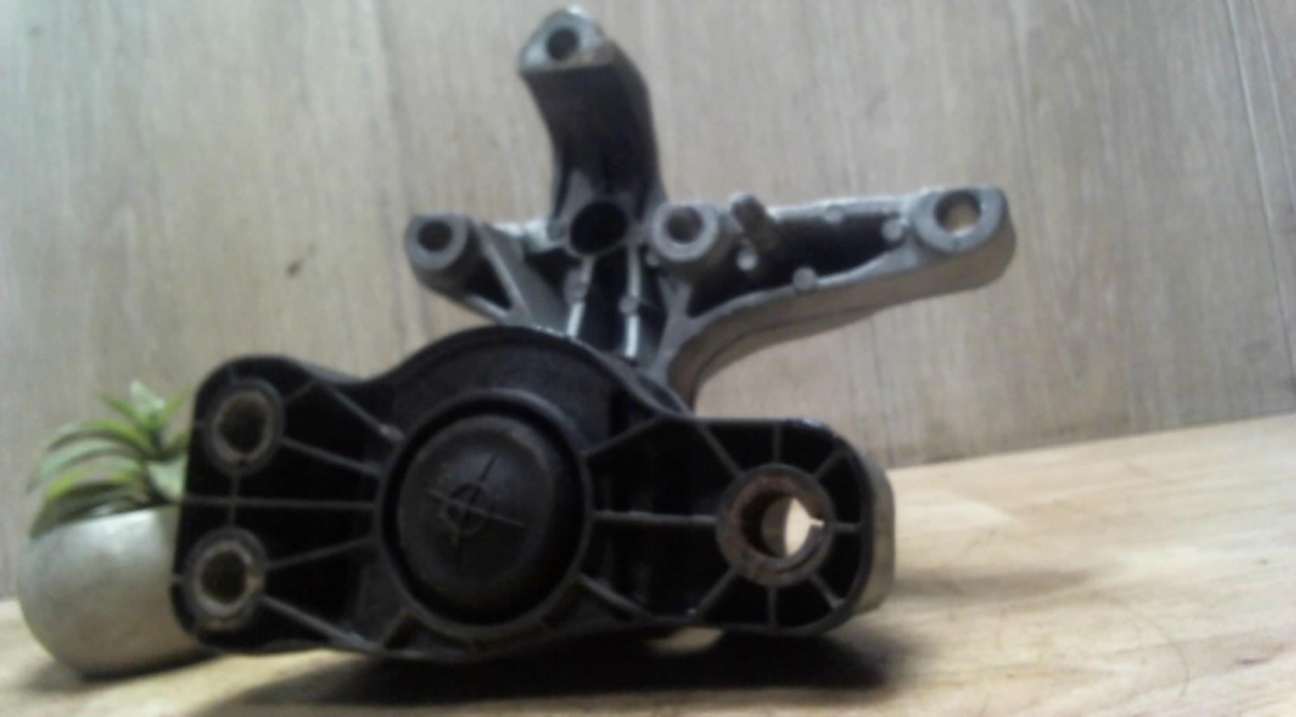 Support moteur droit RENAULT CLIO 4 PHASE 1 Diesel - 1