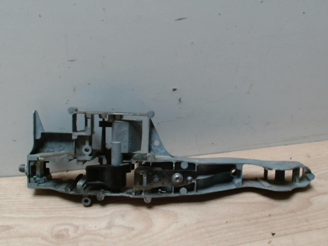 Support poignee porte avant gauche CITROEN C3 PICASSO PHASE 1 Diesel - 1
