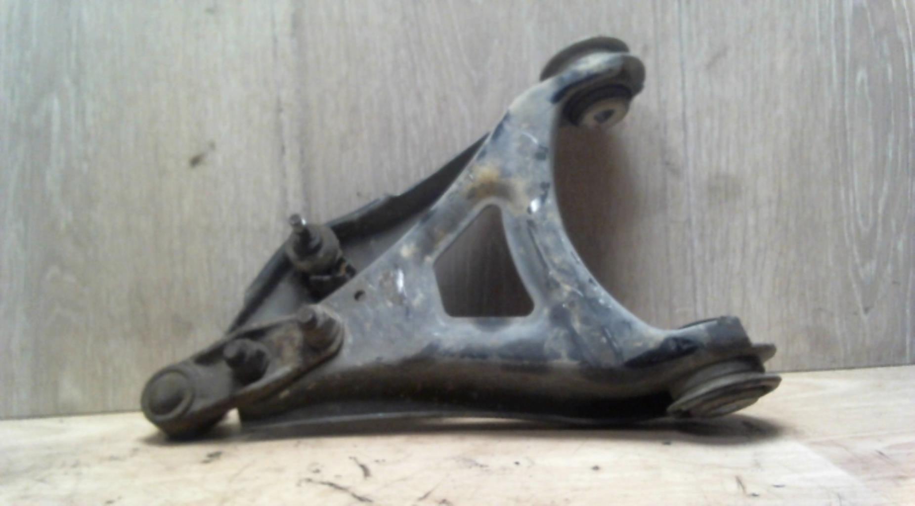Triangle inferieur avant gauche RENAULT CLIO 2 PHASE 2 Essence - 1