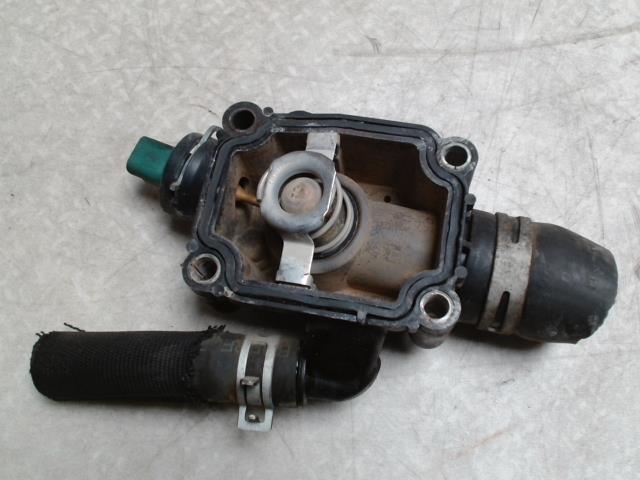 Boitier eau CITROEN C4 1 PHASE 1 Essence - 1