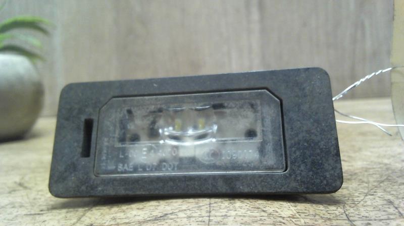 Eclairage de plaque BMW SERIE 3 E90 PHASE 2 Diesel - 1