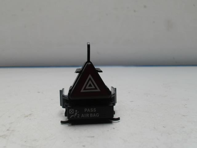 Bouton de warning MERCEDES CLASSE A 169 PHASE 2 Essence - 1