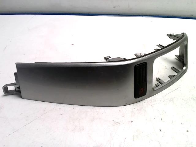 Bouton de warning MERCEDES CLASSE A 169 PHASE 2 Essence - 1