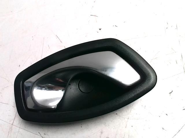 Poignee porte avant droit RENAULT CAPTUR 1 PHASE 1 Essence - 1