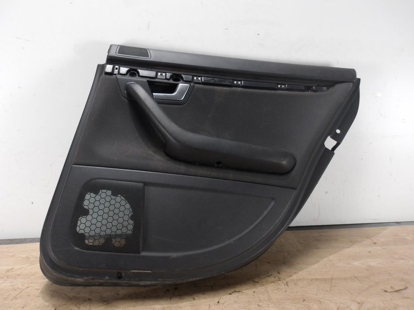 Panneau de porte arriere droit AUDI A4 2 PHASE 2 Diesel - 1