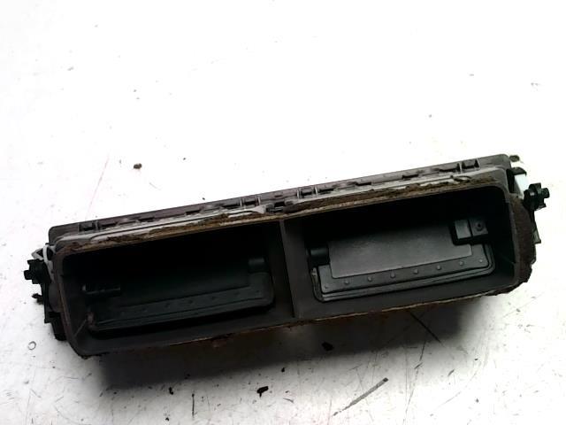 Aerateur tableau de bord AUDI A4 2 AVANT PHASE 2 BREAK Diesel - 1