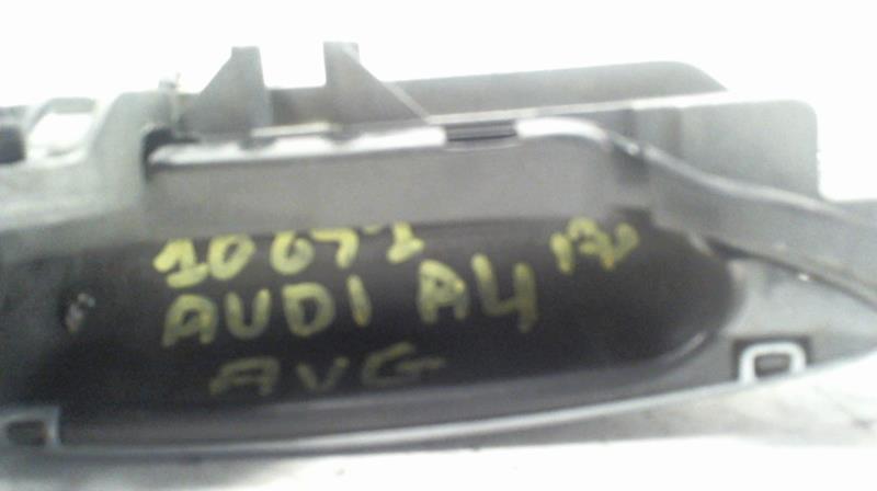 Poignee porte avant gauche AUDI A4 2 PHASE 2 Diesel - 1