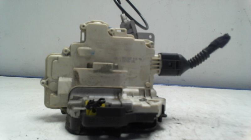 Serrure avant droit AUDI A4 2 PHASE 2 Diesel - 1