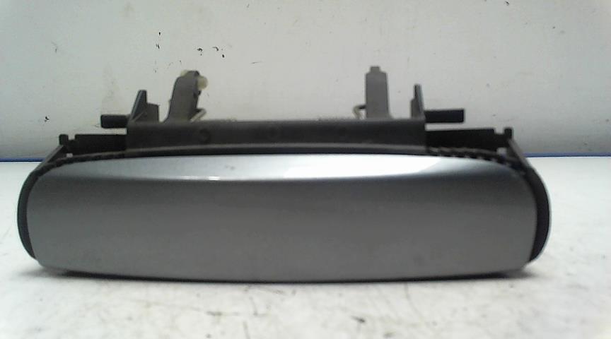 Poignee porte avant droit AUDI A4 2 PHASE 2 Diesel - 1