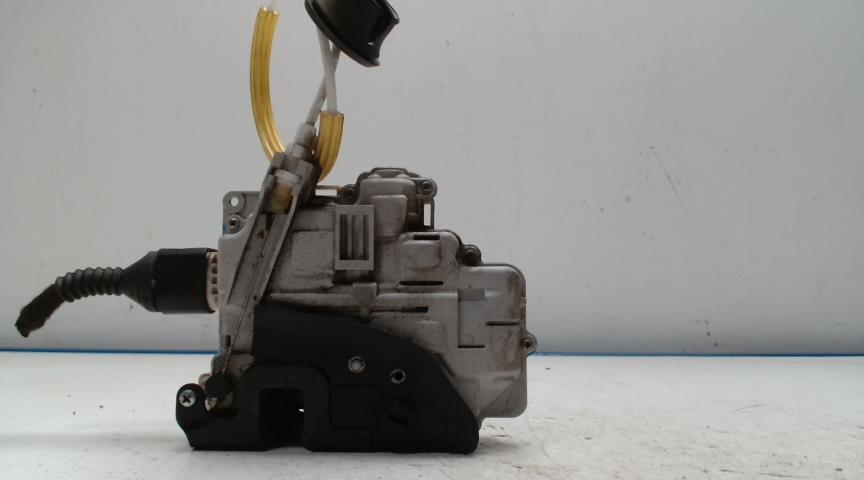 Serrure arriere droit AUDI A4 2 PHASE 2 Diesel - 1