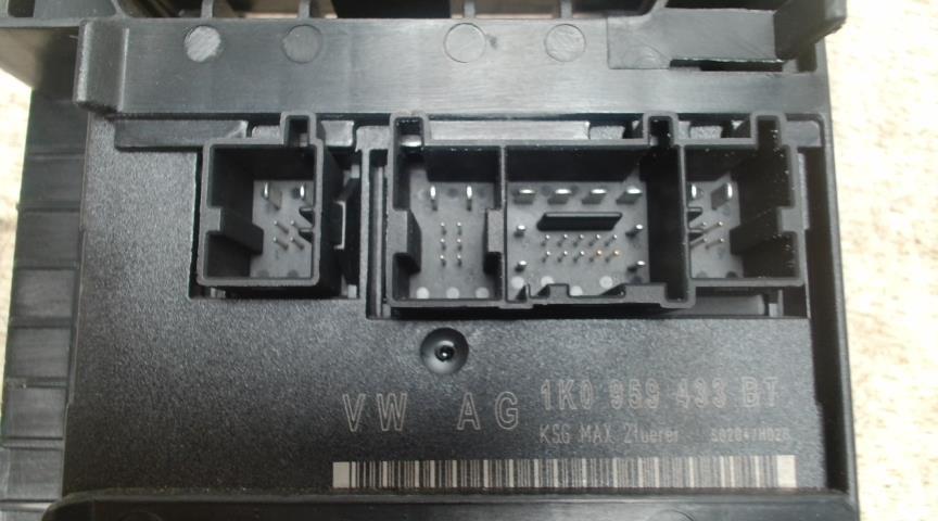 Calculateur VOLKSWAGEN GOLF 5 Diesel - 1