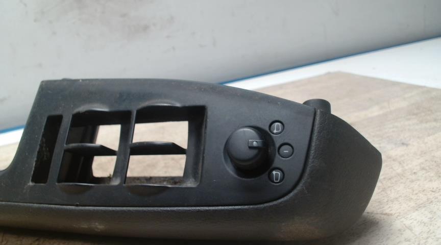 Interrupteur de leve vitre avant gauche AUDI A4 2 PHASE 2 Diesel - 1