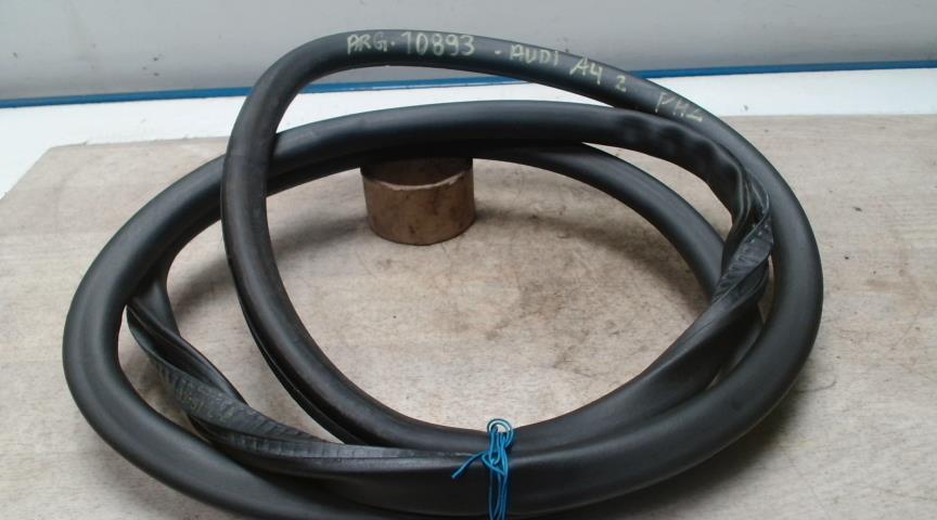 Joint de porte arriere gauche AUDI A4 2 PHASE 2 Diesel - 1