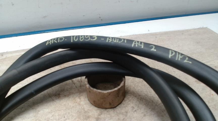 Joint de porte arriere droite AUDI A4 2 PHASE 2 Diesel - 1