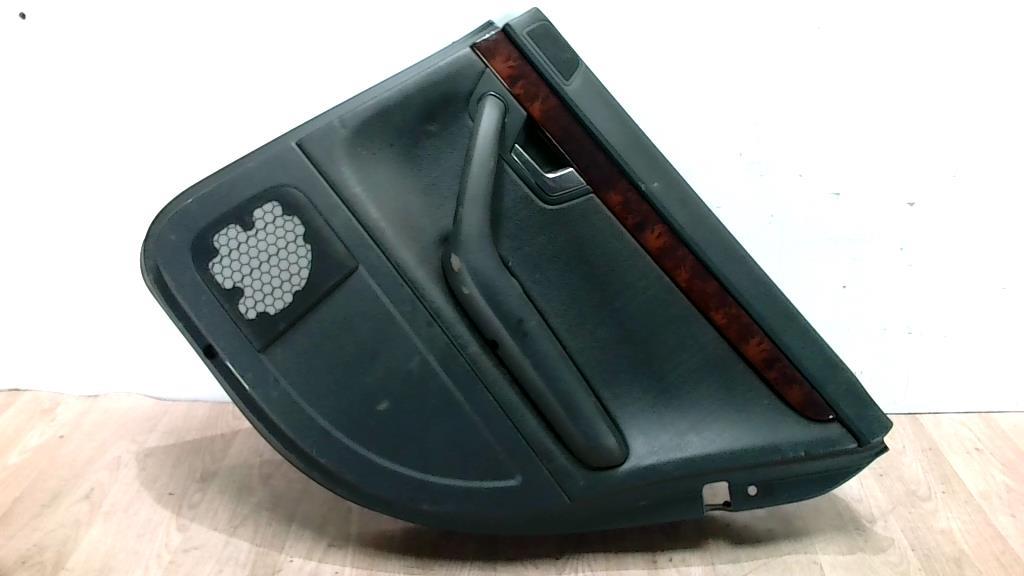 Panneau de porte arriere droit AUDI A4 2 PHASE 2 Diesel - 1