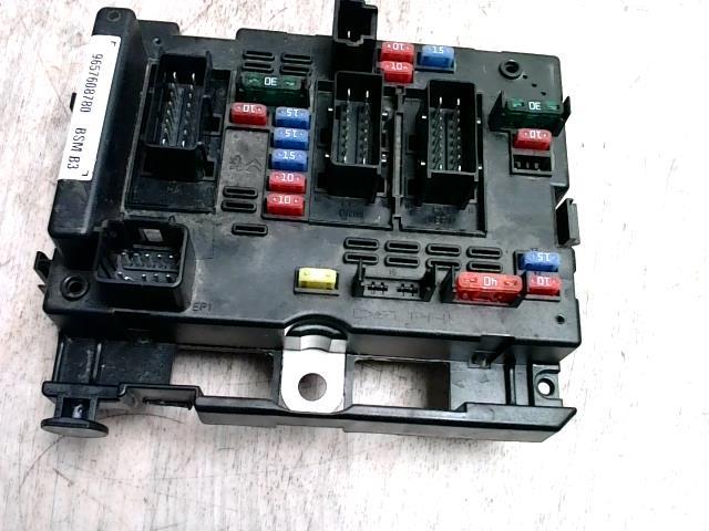 Boitier servitude moteur (BSM) PEUGEOT 206+ Essence - 1