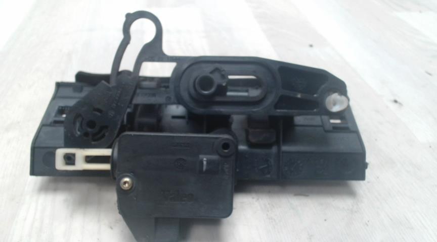 Poignee porte coffre PEUGEOT 206 PHASE 1 Essence - 1