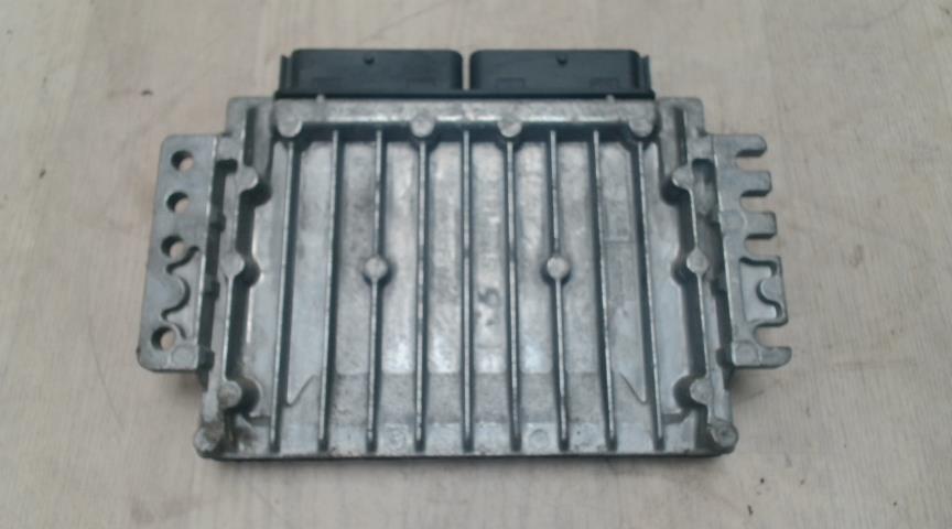Calculateur RENAULT CLIO 2 PHASE 1 Essence - 1