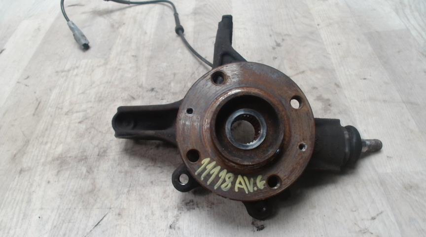 Moyeu avant gauche NISSAN NOTE 1 PHASE 1 Diesel - 1