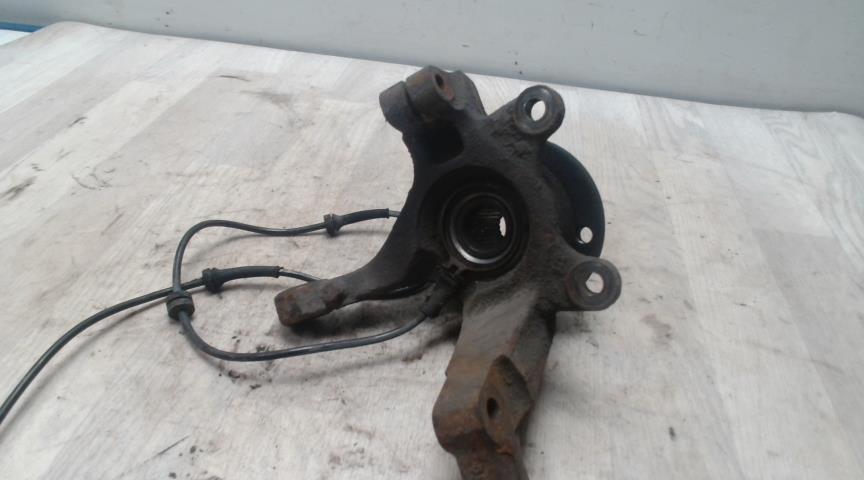Moyeu avant droit NISSAN NOTE 1 PHASE 1 Diesel - 1