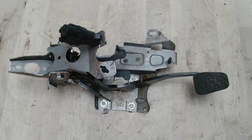 Pedale d'embrayage FORD FIESTA 6 PHASE 2 Essence - 1