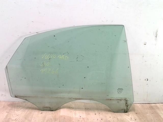 Vitre arriere droit VOLVO S 40 2 PHASE 1 Diesel - 1