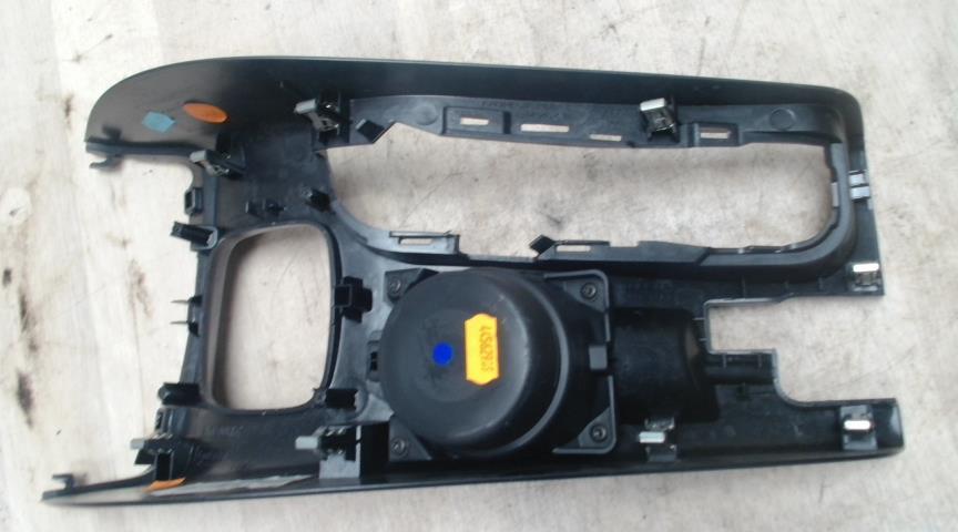 Console central (interieur plastique) RENAULT GRAND SCENIC 3 PHASE 3 Diesel - 1